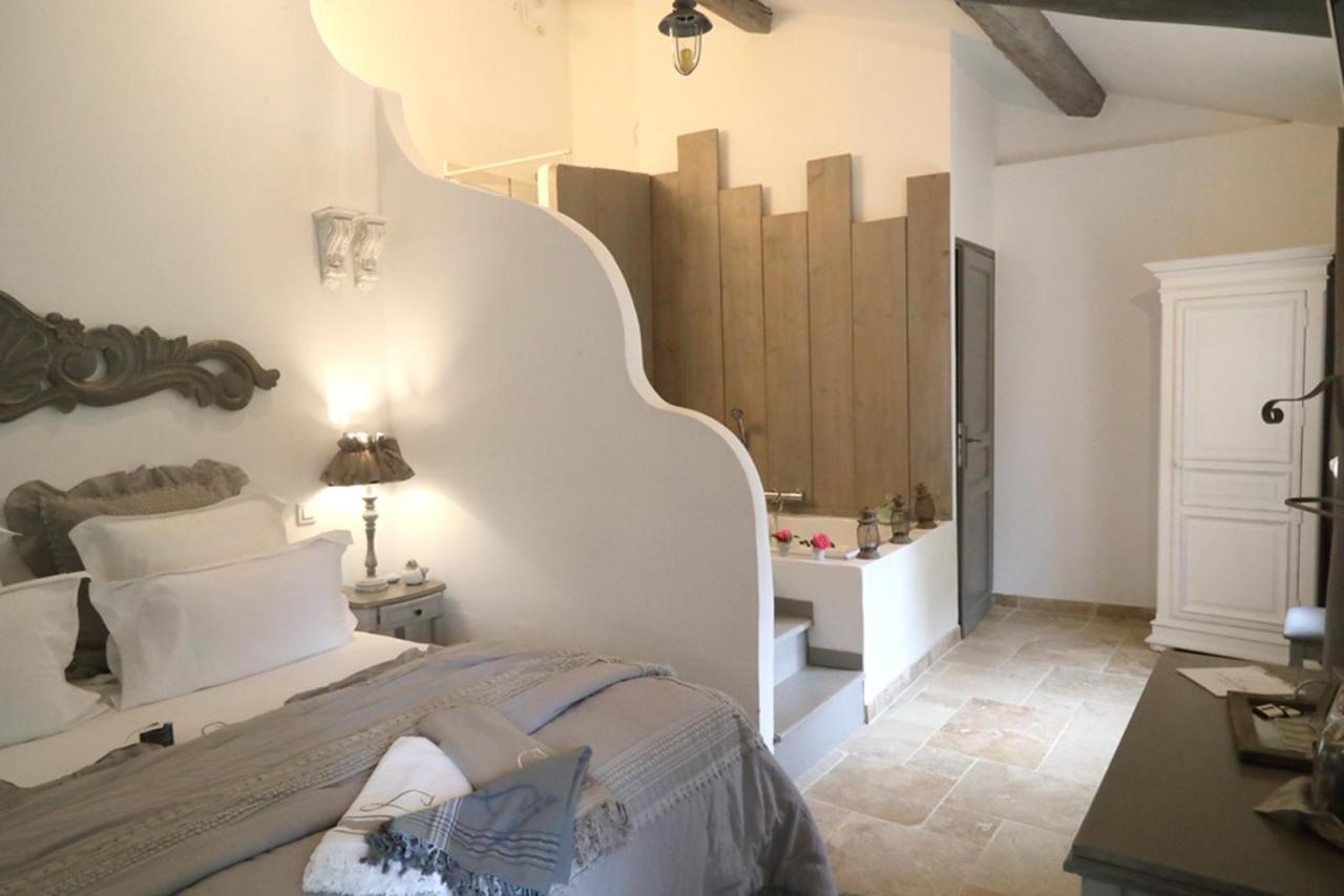 Maison d'hotes Les Ecuries du Mas Lamanon Extérieur photo