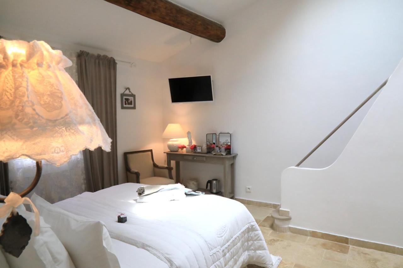 Maison d'hotes Les Ecuries du Mas Lamanon Extérieur photo