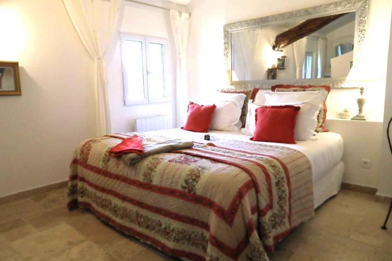 Maison d'hotes Les Ecuries du Mas Lamanon Extérieur photo