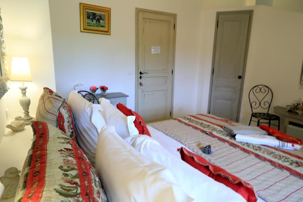 Maison d'hotes Les Ecuries du Mas Lamanon Extérieur photo